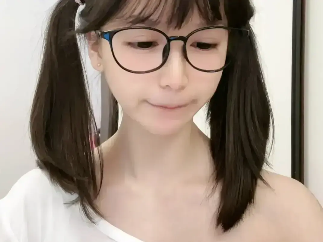 《萌小栖》天才交易员咯咯哒vlog全集免费畅播_完整版在线观看资源