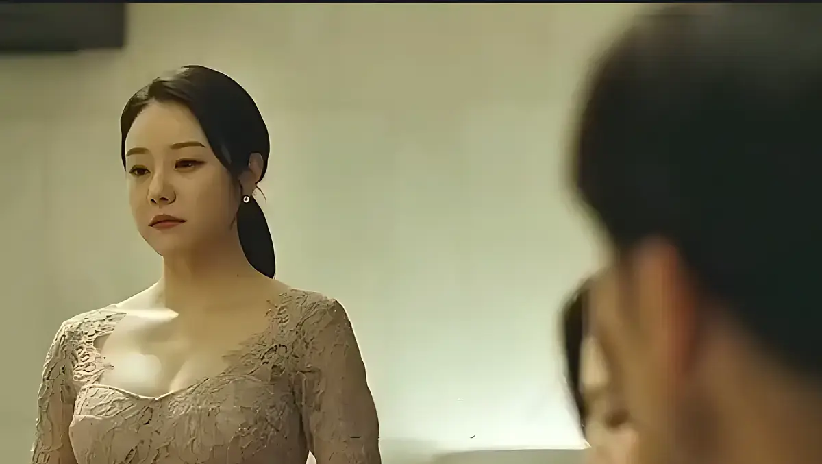 韩国剧情片《漂亮的保姆》无删减完整版在线观看-家庭伦理禁忌之恋1080P高清播放-小保姆与男主人免费观看-高清资源