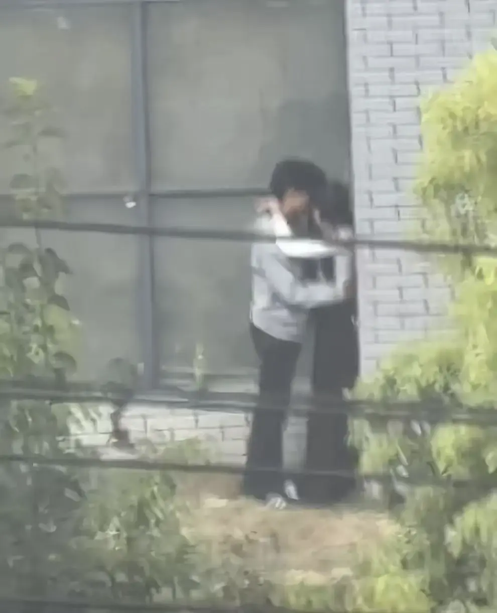 《蚌埠职教园情侣野外视频》事件后续-高清资源限时免费看完整版-蚌埠职教园情侣野外视频-资源下载