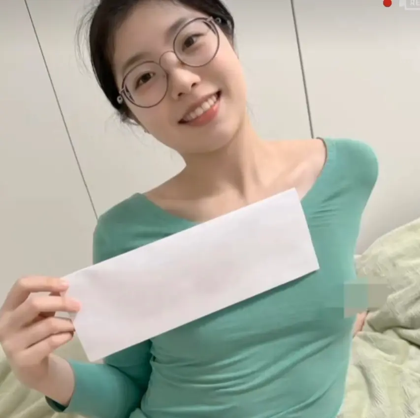 《秦嘉妮/秦嘉倪》1080P高清无删减版在线观看-青筋女王全系列持续更新-邯郸眼镜妹生活合集免费看-秦嘉倪零广告完整收录