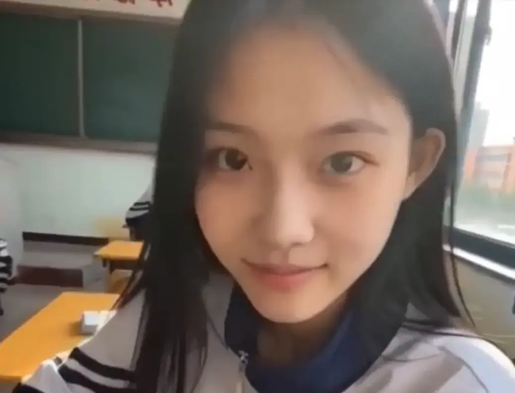 《我的十八岁女友》无删减版在线播放 - 4K蓝光画质高甜治愈短剧 - 星空影院免费在线观看my十八岁女友全集